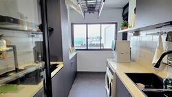 Blk 330 Bukit Batok Street 33 (Bukit Batok), HDB Executive #558405041